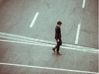 Déplacements professionnels d'absolue nécessité : une attestation employeur obligatoire