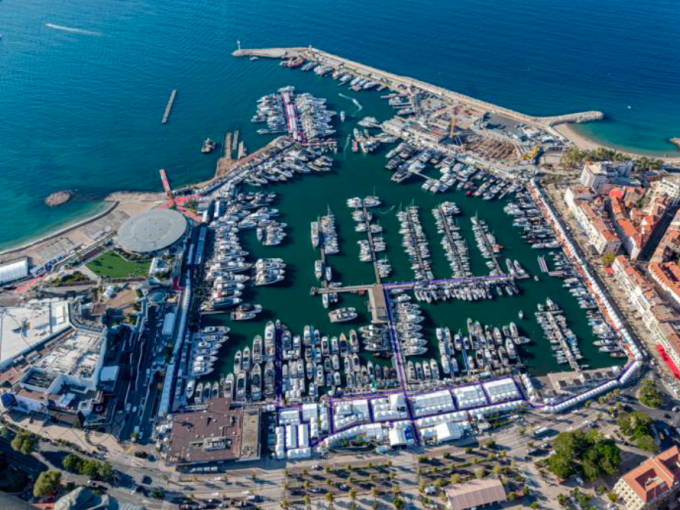 Au Cannes Yachting Festiv