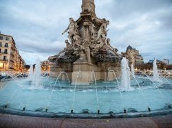 À Marseille, la fontaine Cantini remise en eau et en lumière