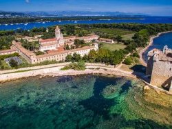 Saint-Honorat, seize siècles d'histoire monastique bientôt protégés dans leur intégralité au titre des Monuments historiques ?