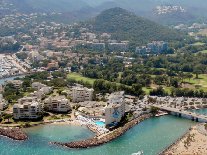 MANDELIEU LA NAPOULE (…)