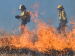 SDIS 06 : principe de précaution face aux résidus de fumée sur les tenues des sapeurs pompiers 