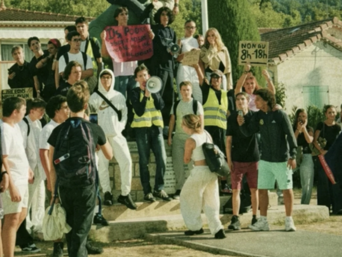 Face aux tensions devant