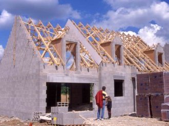Prêt immobilier : ce qu'il faut absolument savoir avant de signer