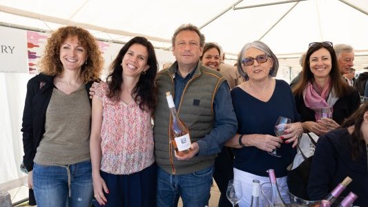 À La Londe-les-Maures, viticulture, agriculture et tourisme, des atouts économiques essentiels
