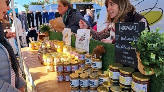 À Bormes-les-Mimosas, Laura et Rémy Boulet, une passion pour les abeilles