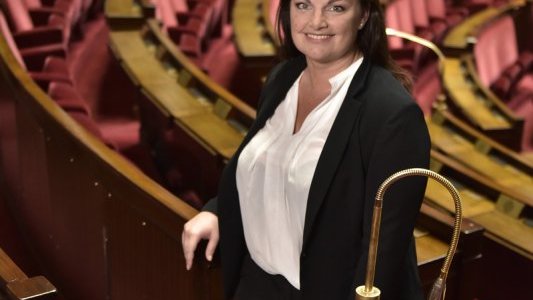 Députée, confinée, affairée : Alexandra Valetta-Ardisson debout sur le pont
