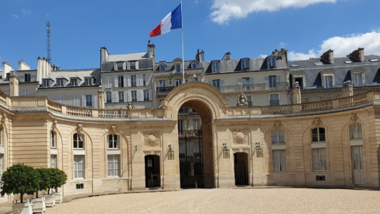 Après la démission éclair de Lecornu, Macron face à une impasse