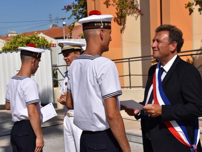 24 jeunes matelots reçoiv