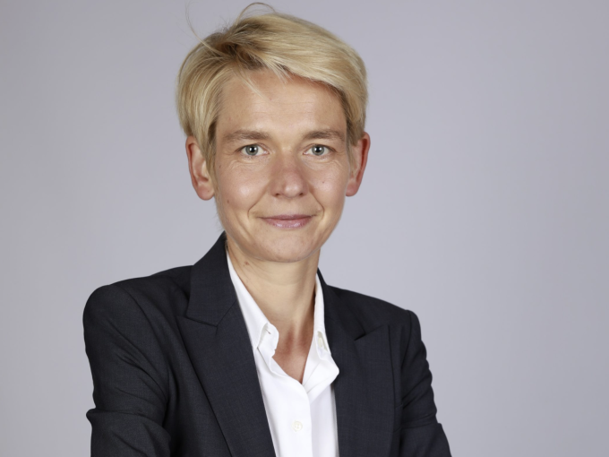 Cornelia Emmerlich, (…)
