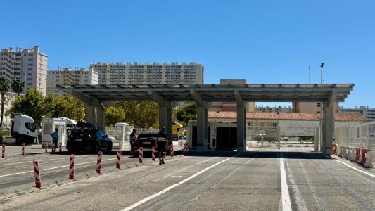 Une ombrière photovoltaïque pour verdir le port de Toulon