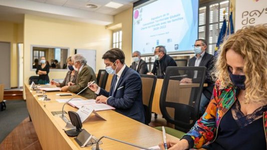 La communauté d'agglo Pays de Grasse a signé une convention avec la CAF et la MSA
