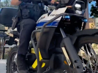 Mougins équipe sa police municipale de motos 100 % électriques, une première dans les Alpes-Maritimes