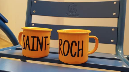 Le nouveau mug aux couleurs du quartier de Saint-Roch est disponible à la maison de Nice 