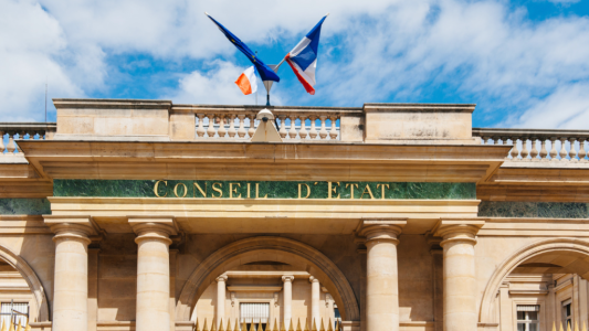 Présomption de démission et abandon de poste : précisions du Conseil d'État