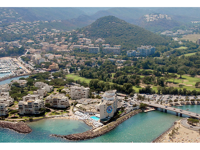 MANDELIEU LA NAPOULE (…)