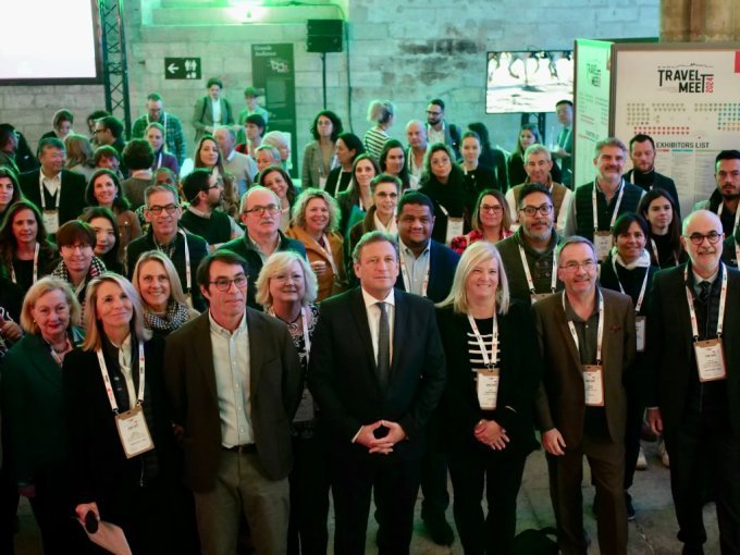 100 professionnels du (…)
