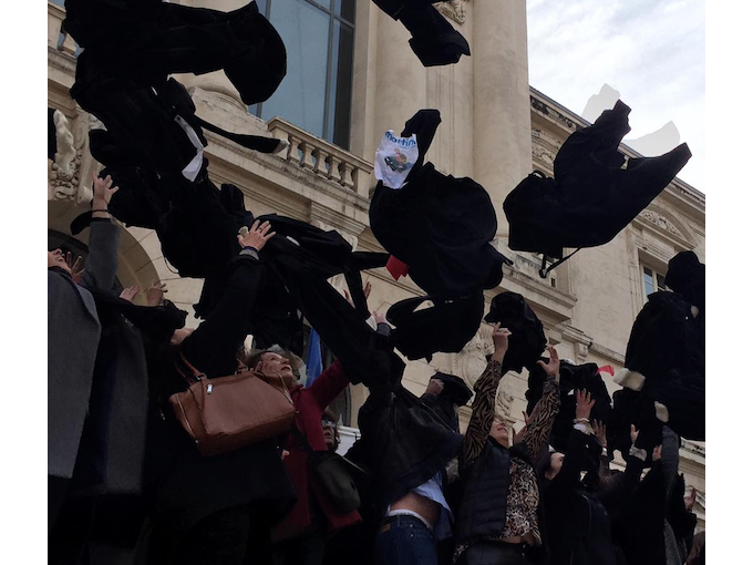 L'avocat, sa robe, son