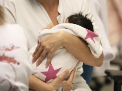 Dans le Var, les équipes de néonatologie au service des mamans