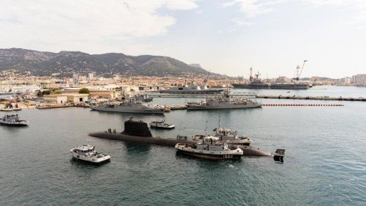 Le sous-marin nucléaire d'attaque (SNA) Suffren de retour à Toulon
