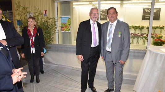 Agriculture- Max Bauer fait Chevalier du Mérite Agricole