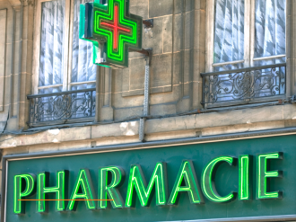 L'Assurance homme clé en pharmacie d'officine : Acculturation aux risques et couvertures adaptées