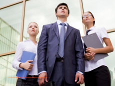 Associés versus dirigeants : quels sont leurs pouvoirs dans l'entreprise ?