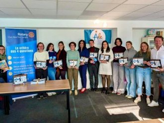  Le Rotary Club Nice Port Lympia soutient les enfants accompagnés par ALC en offrant 150 albums de coloriage