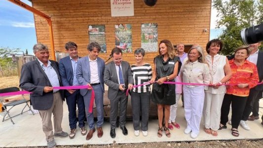 À Mouans-Sartoux, un laboratoire mutualisé pour renforcer la filière des plantes à parfum du Pays de Grasse