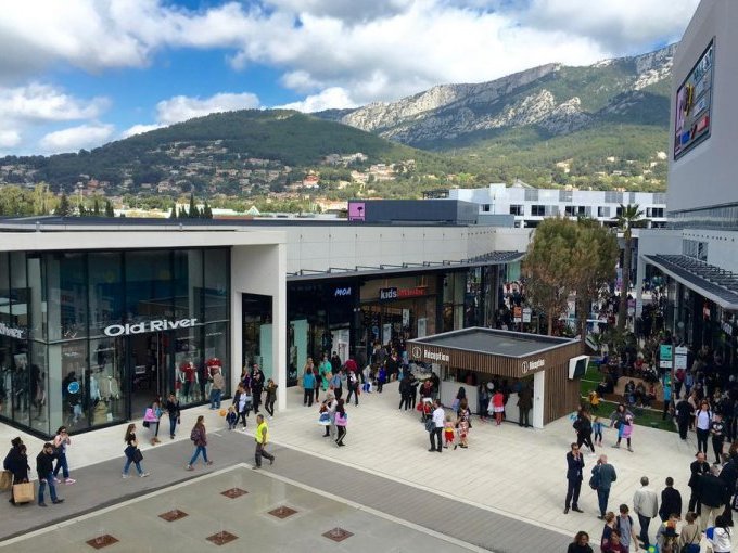 A La Valette du Var, (…)