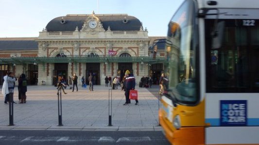 Pass Sud Azur : un ticket chic et unique pour se déplacer en bus, tram et train