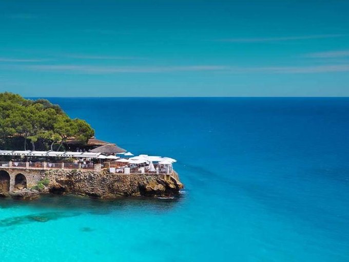 Le Monte-Carlo Beach (…)
