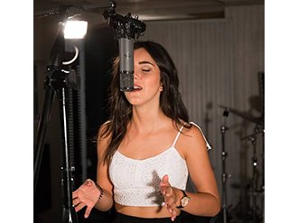 Aspremont : Laure Giordano sera Bernadette de Lourdes dans une comédie musicale