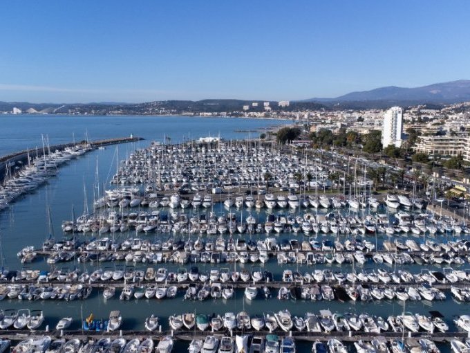 Saint-Laurent-du-Var (…)