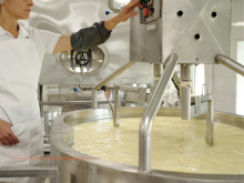 Avis de marché pour la réhabilitation du laboratoire de la fromagerie et de la toiture de la fruitière de la vacherie du Collet à Mollières 