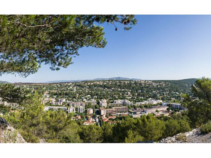 Carnoux-en-Provence (…)
