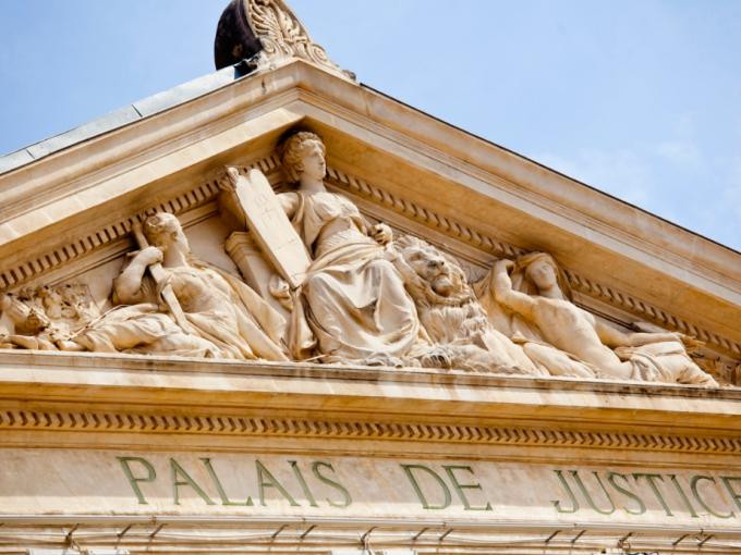 Évasion de neuf individus