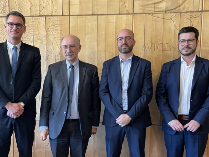 À Toulon, 2 professeurs