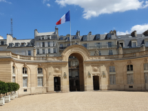 Après la démission éclair de Lecornu, Macron face à une impasse