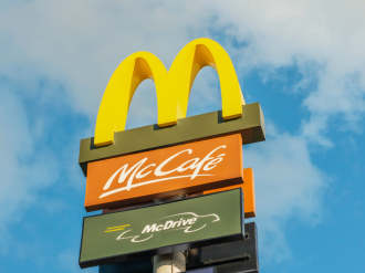 Insertion professionnelle : un 'menu emploi' sur-mesure signé France Travail et McDonald's en Paca