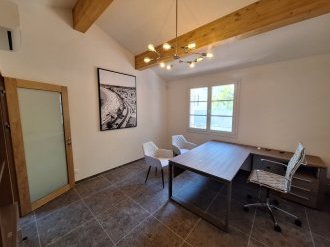 Le Cannet : 3 bureaux meublés à sous-louer dans une villa de caractère 