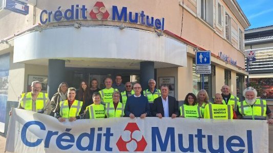 Randonnée : le Crédit Mutuel remet 8500 gilets de balisage dont 50 dans les Alpes-Maritimes