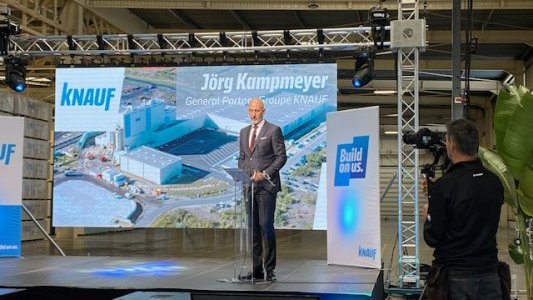  Fos-sur-Mer : Knauf inaugure une nouvelle unité de production de plaques de plâtre