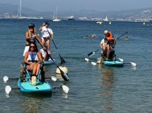 À Cannes, la Handiplage s'équipe d'un nouveau paddle adapté pour favoriser l'accès au sport pour tous