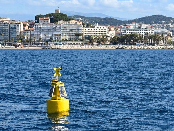 À Cannes, une bouée (…)