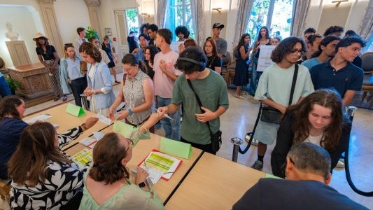 Cannes : la citoyenneté des jeunes s'inscrit dans une stratégie municipale de long terme