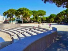 Antibes : le grand escalier monumental reliant la Pinède Gould à la mer est achevé
