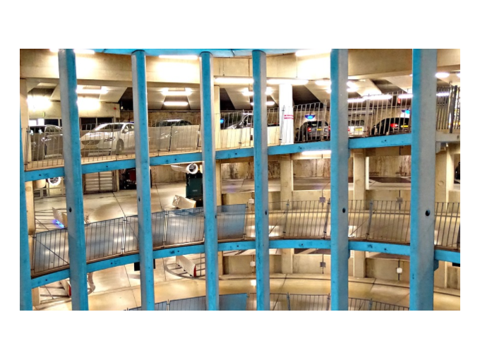 PEILLE : Un parking à (…)