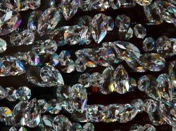 Sertie de 12 638 diamants, une bague entre au Guinness World Record