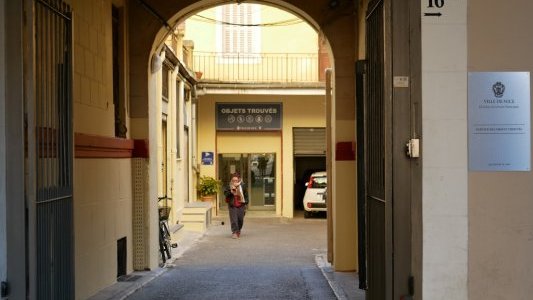 Un écrin plus grand et plus central pour les objets trouvés à Nice 